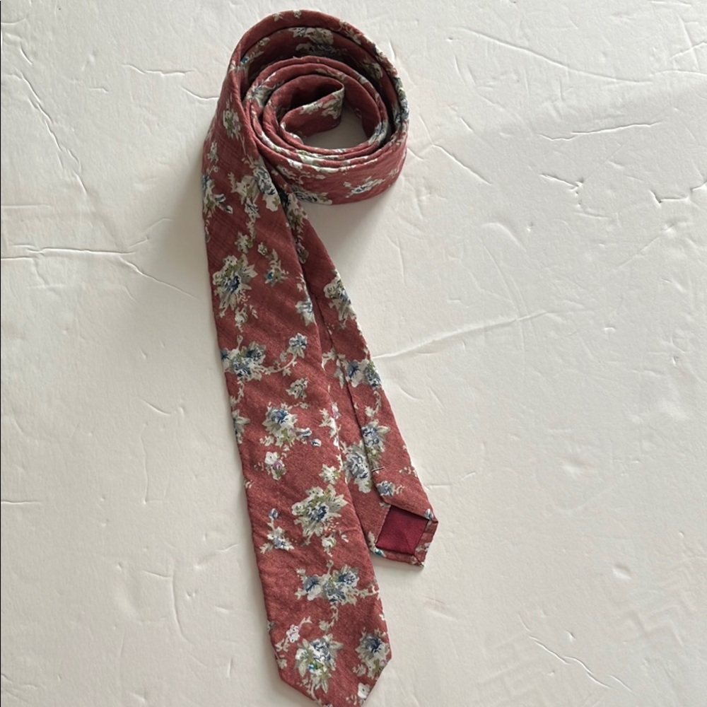 Original Penguin Floral Tie in Red and Blue